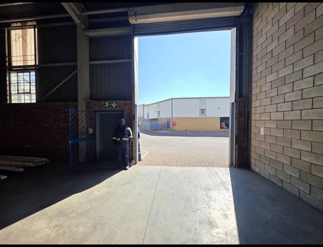 1,065M² WAREHOUSE TO LET IN CITY DEEP